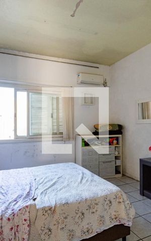 Casa à venda com 300m², 4 quartos e sem vaga Casa à venda com 300m², 4 quartos e sem vagaQuarto 1