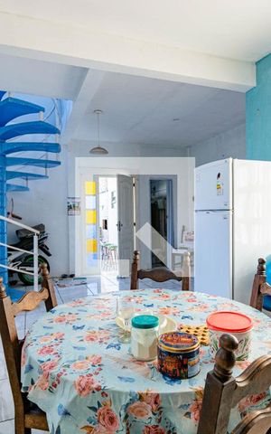 Casa à venda com 300m², 4 quartos e sem vaga Casa à venda com 300m², 4 quartos e sem vagaCozinha