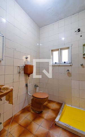 Casa à venda com 300m², 4 quartos e sem vaga Casa à venda com 300m², 4 quartos e sem vagaBanheiro