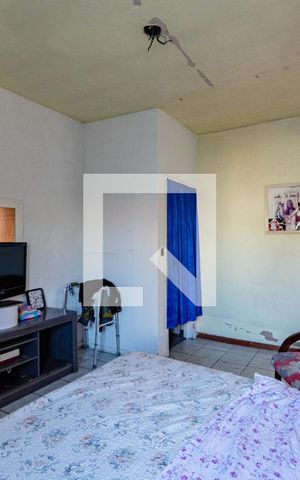 Casa à venda com 300m², 4 quartos e sem vaga Casa à venda com 300m², 4 quartos e sem vagaQuarto 1