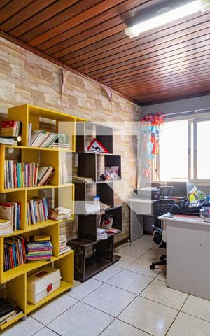 Casa à venda com 300m², 4 quartos e sem vaga Casa à venda com 300m², 4 quartos e sem vagaQuarto 3