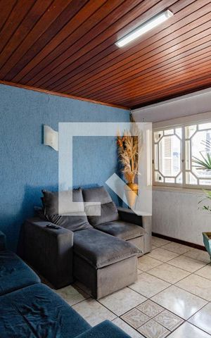 Casa à venda com 300m², 4 quartos e sem vaga Casa à venda com 300m², 4 quartos e sem vagaSala