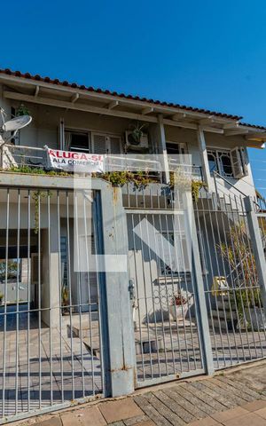 Casa à venda com 300m², 4 quartos e sem vaga Casa à venda com 300m², 4 quartos e sem vagaFachada