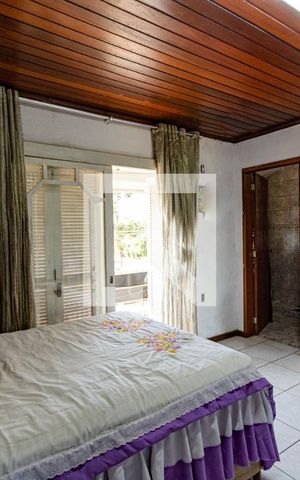 Casa à venda com 300m², 4 quartos e sem vaga Casa à venda com 300m², 4 quartos e sem vagaQuarto 4