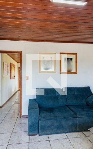 Casa à venda com 300m², 4 quartos e sem vaga Casa à venda com 300m², 4 quartos e sem vagaSala