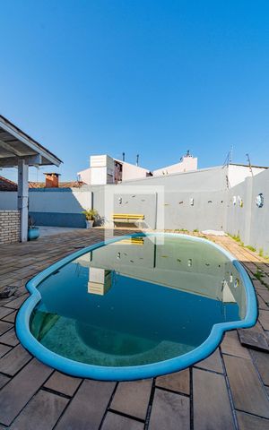 Casa à venda com 300m², 4 quartos e sem vaga Casa à venda com 300m², 4 quartos e sem vagaÁrea Comum