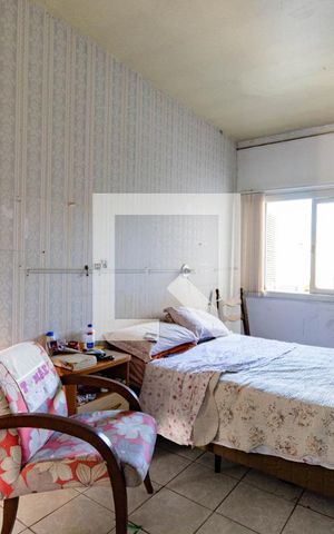 Casa à venda com 300m², 4 quartos e sem vaga Casa à venda com 300m², 4 quartos e sem vagaQuarto 1