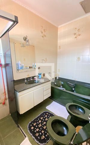 Casa para alugar com 330m², 3 quartos e 10 vagasBanheiro Suíte 2
