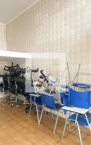 Casa para alugar com 330m², 3 quartos e 10 vagasÁrea Comum - Quintal Coberto 