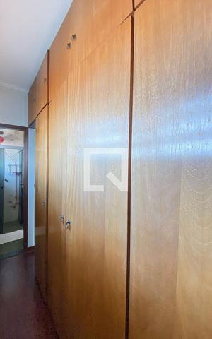 Casa para alugar com 330m², 3 quartos e 10 vagasCloset Suíte 2