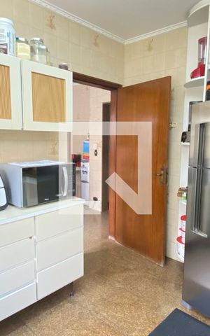 Casa para alugar com 330m², 3 quartos e 10 vagasCozinha
