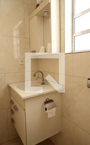 Casa à venda com 200m², 6 quartos e 2 vagasBanheiro