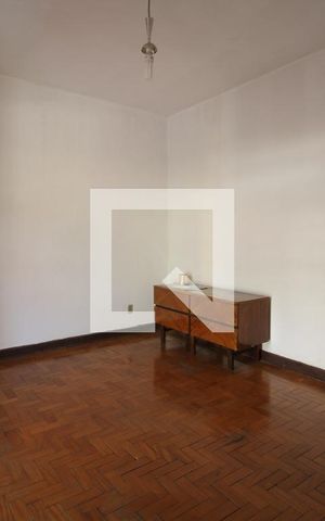 Casa à venda com 200m², 6 quartos e 2 vagasQuarto 1
