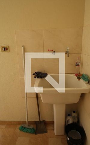 Casa à venda com 200m², 6 quartos e 2 vagasÁrea de Serviço