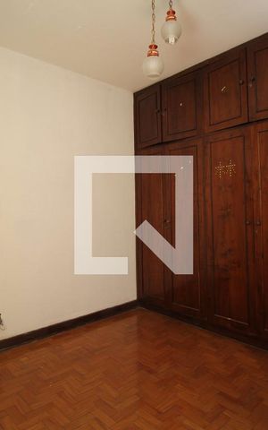 Casa à venda com 200m², 6 quartos e 2 vagasQuarto 2