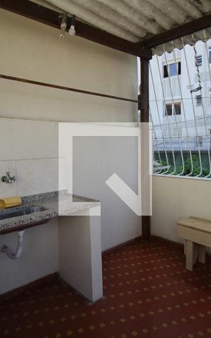 Casa à venda com 200m², 6 quartos e 2 vagasÁrea de Serviço 2