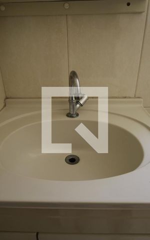 Casa à venda com 200m², 6 quartos e 2 vagasBanheiro