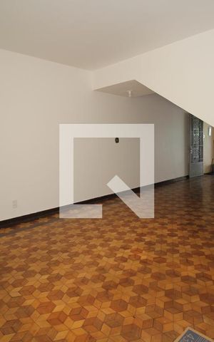 Casa à venda com 200m², 6 quartos e 2 vagasSala