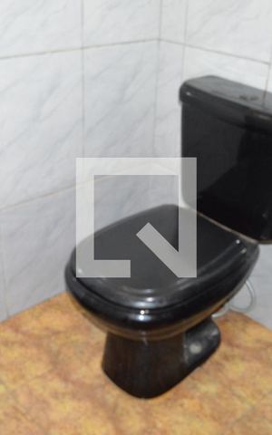 Casa à venda com 300m², 5 quartos e 5 vagasBanheiro de Serviço