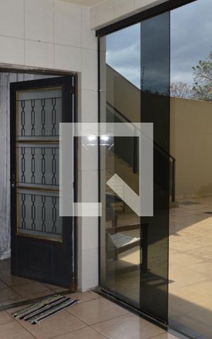 Casa à venda com 300m², 5 quartos e 5 vagasÁrea de Serviço