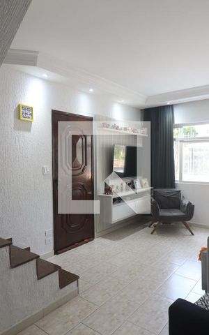 Casa à venda com 198m², 4 quartos e 2 vagasSala