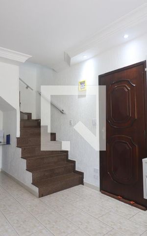 Casa à venda com 198m², 4 quartos e 2 vagasSala