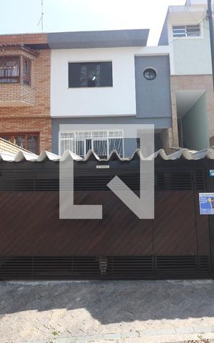 Casa à venda com 198m², 4 quartos e 2 vagasFachada da casa. 