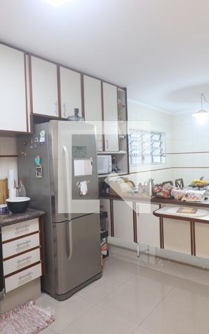 Casa à venda com 198m², 4 quartos e 2 vagasCozinha 