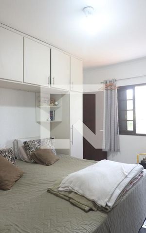 Casa à venda com 198m², 4 quartos e 2 vagasQuarto 1 