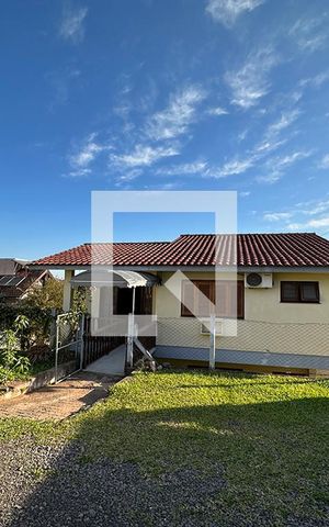 Casa à venda com 400m², 3 quartos e 2 vagasFachada