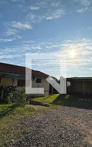 Casa à venda com 400m², 3 quartos e 2 vagasFachada
