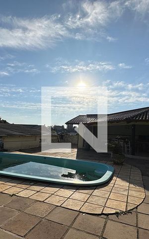 Casa à venda com 400m², 3 quartos e 2 vagasÁrea externa