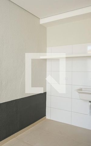 Casa para alugar com 80m², 2 quartos e 1 vagaÁrea de Serviço