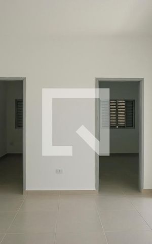 Casa para alugar com 80m², 2 quartos e 1 vagaSala