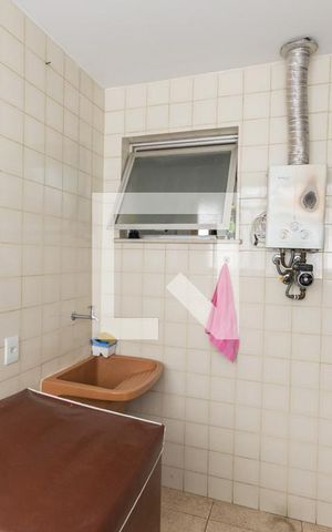Apartamento à venda com 75m², 2 quartos e 1 vagaÁrea de Serviço