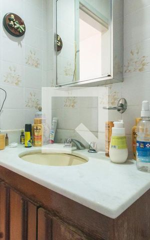 Apartamento à venda com 75m², 2 quartos e 1 vagaBanheiro Suite