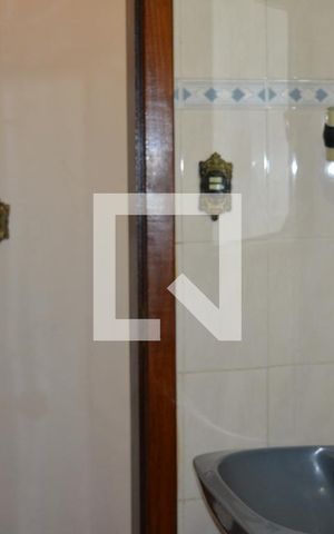 Casa à venda com 180m², 4 quartos e 2 vagasBanheiro
