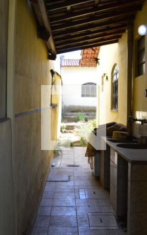 Casa à venda com 180m², 4 quartos e 2 vagasÁrea de Serviço