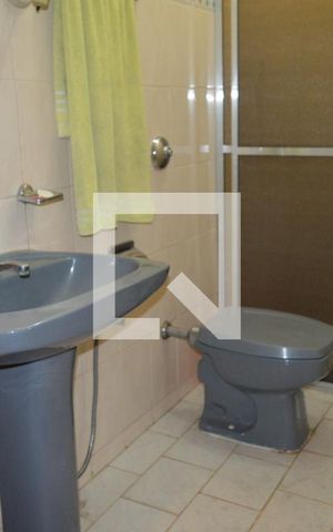 Casa à venda com 180m², 4 quartos e 2 vagasBanheiro