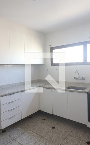 Apartamento à venda com 156m², 2 quartos e 2 vagasCozinha 