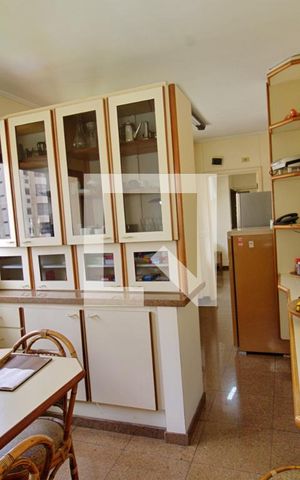Apartamento à venda com 300m², 3 quartos e 3 vagas Apartamento à venda com 300m², 3 quartos e 3 vagasCozinha