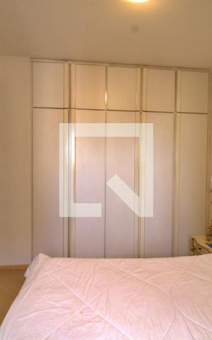 Apartamento à venda com 300m², 3 quartos e 3 vagas Apartamento à venda com 300m², 3 quartos e 3 vagasSuíte 1
