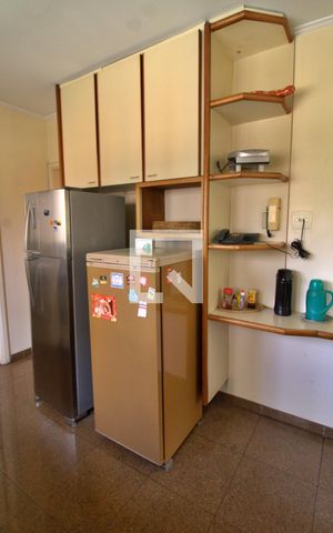 Apartamento à venda com 300m², 3 quartos e 3 vagas Apartamento à venda com 300m², 3 quartos e 3 vagasCozinha