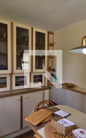 Apartamento à venda com 300m², 3 quartos e 3 vagas Apartamento à venda com 300m², 3 quartos e 3 vagasCozinha