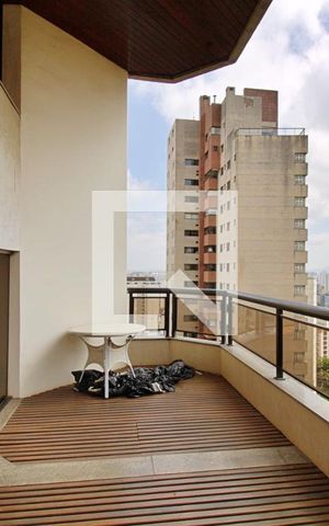 Apartamento à venda com 300m², 3 quartos e 3 vagas Apartamento à venda com 300m², 3 quartos e 3 vagasVaranda gourmet