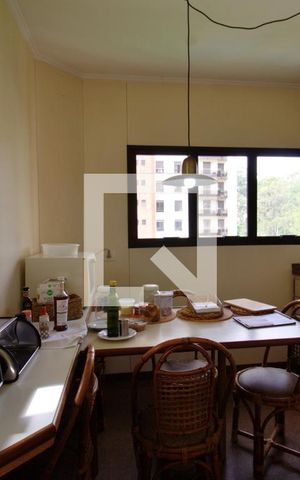 Apartamento à venda com 300m², 3 quartos e 3 vagas Apartamento à venda com 300m², 3 quartos e 3 vagasCozinha