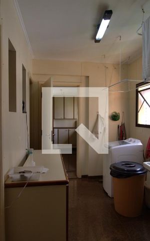 Apartamento à venda com 300m², 3 quartos e 3 vagas Apartamento à venda com 300m², 3 quartos e 3 vagasÁrea de Serviço
