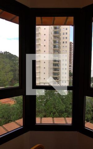 Apartamento à venda com 300m², 3 quartos e 3 vagas Apartamento à venda com 300m², 3 quartos e 3 vagasHall dos Quartos
