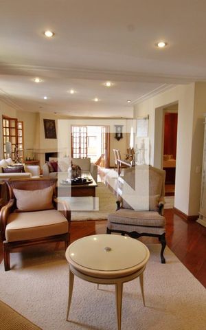 Apartamento à venda com 300m², 3 quartos e 3 vagas Apartamento à venda com 300m², 3 quartos e 3 vagasSala