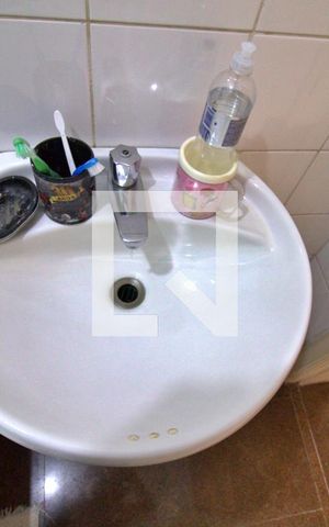Apartamento à venda com 300m², 3 quartos e 3 vagas Apartamento à venda com 300m², 3 quartos e 3 vagasBanheiro de Serviço